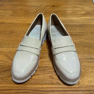 Vionic Cheryl Tan Women's Slip On Loafer Patent Leather Size 6
